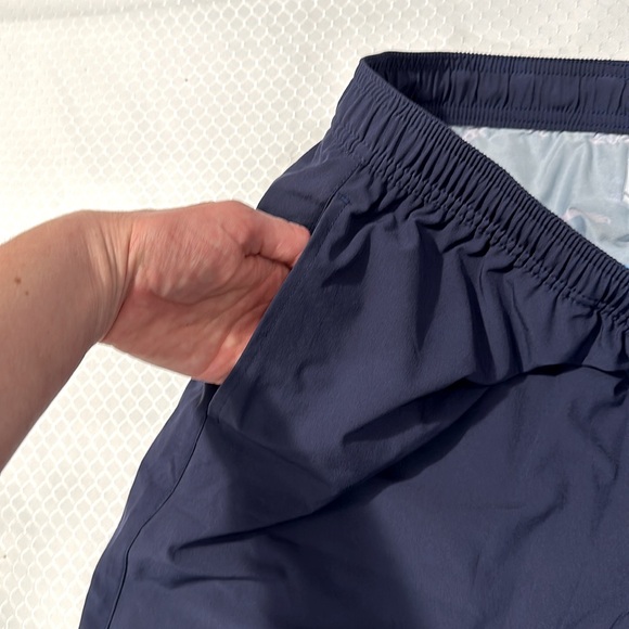 🐊 Chubbies XL 7 in. inseam, The Everglades navy w/ alligator compression shorts - Picture 7 of 11